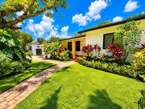 13231 NW 1st Avenue , Miami, FL 33168