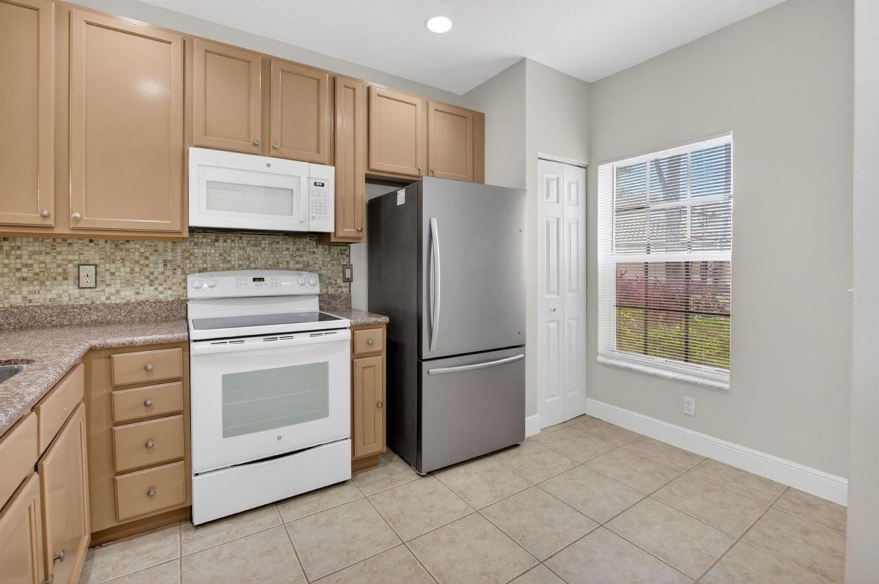 6410 Park Lake Circle , Boynton Beach, FL 33437 Photo