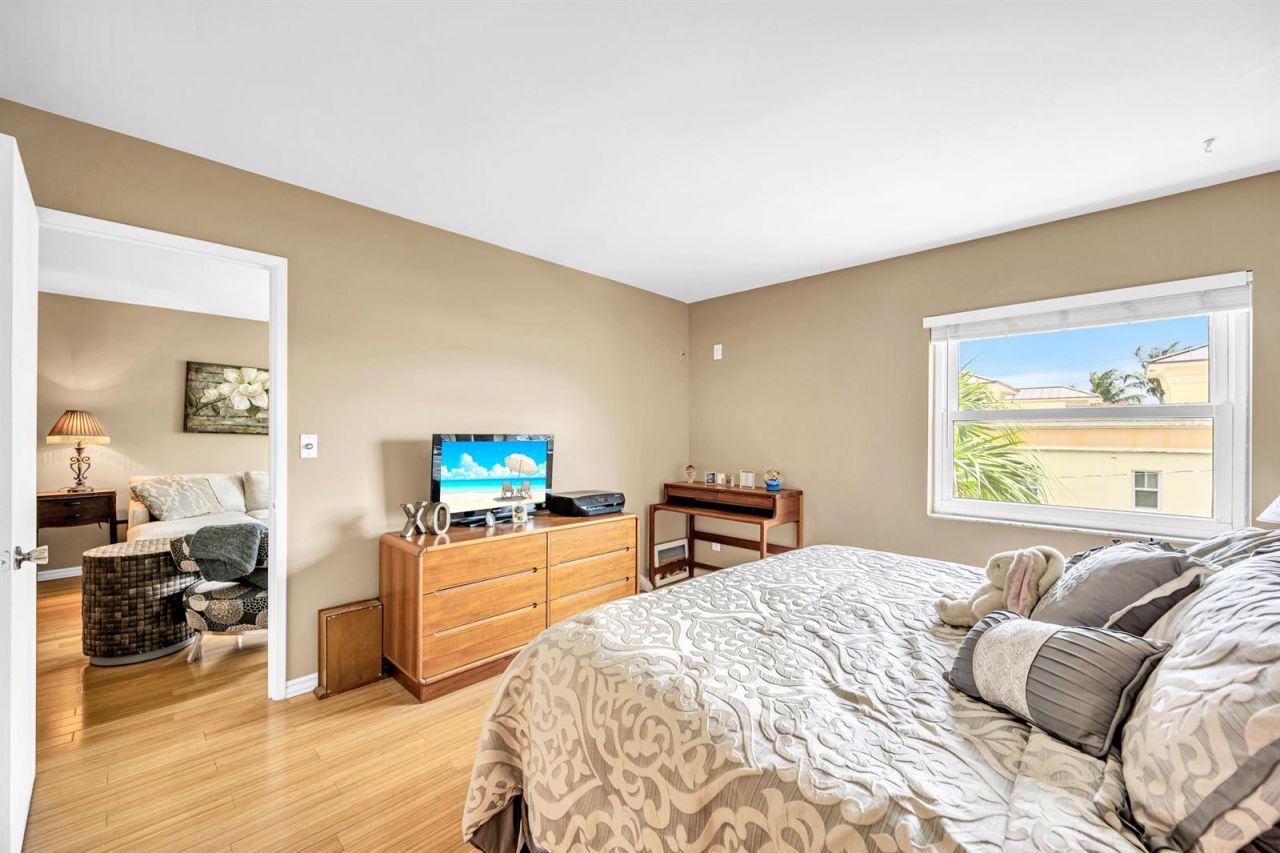 615 NE 12th Avenue , Unit 312, Fort Lauderdale, FL 33304 Photo