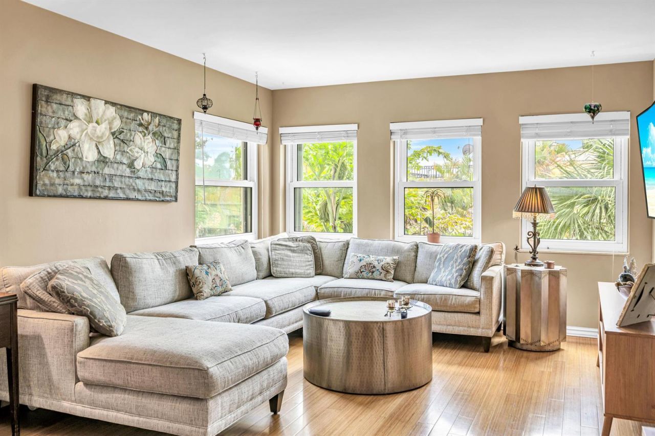 615 NE 12th Avenue , Unit 312, Fort Lauderdale, FL 33304 Photo