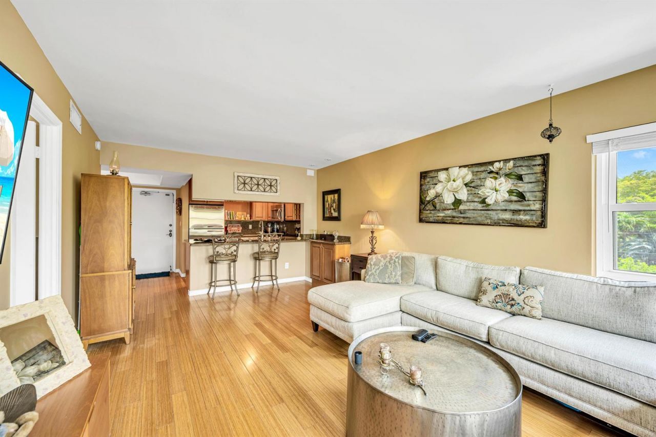 615 NE 12th Avenue , Unit 312, Fort Lauderdale, FL 33304 Photo