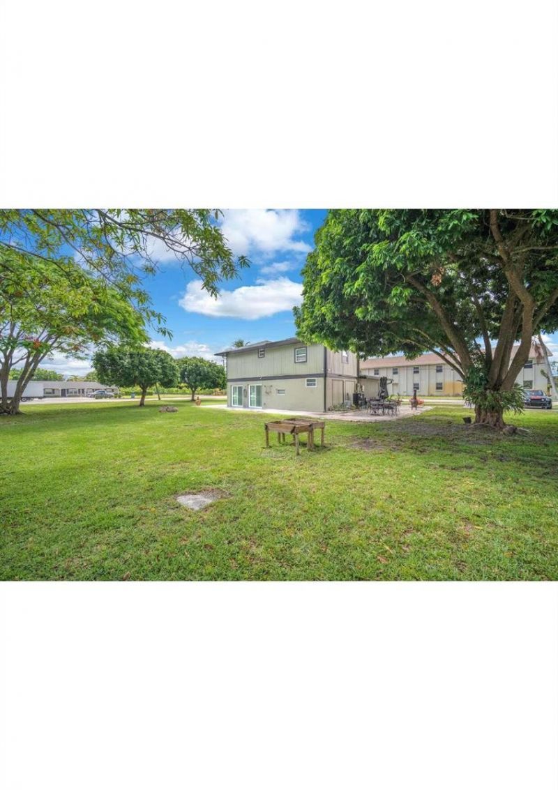5023 Club Road , Haverhill, FL 33415 Photo