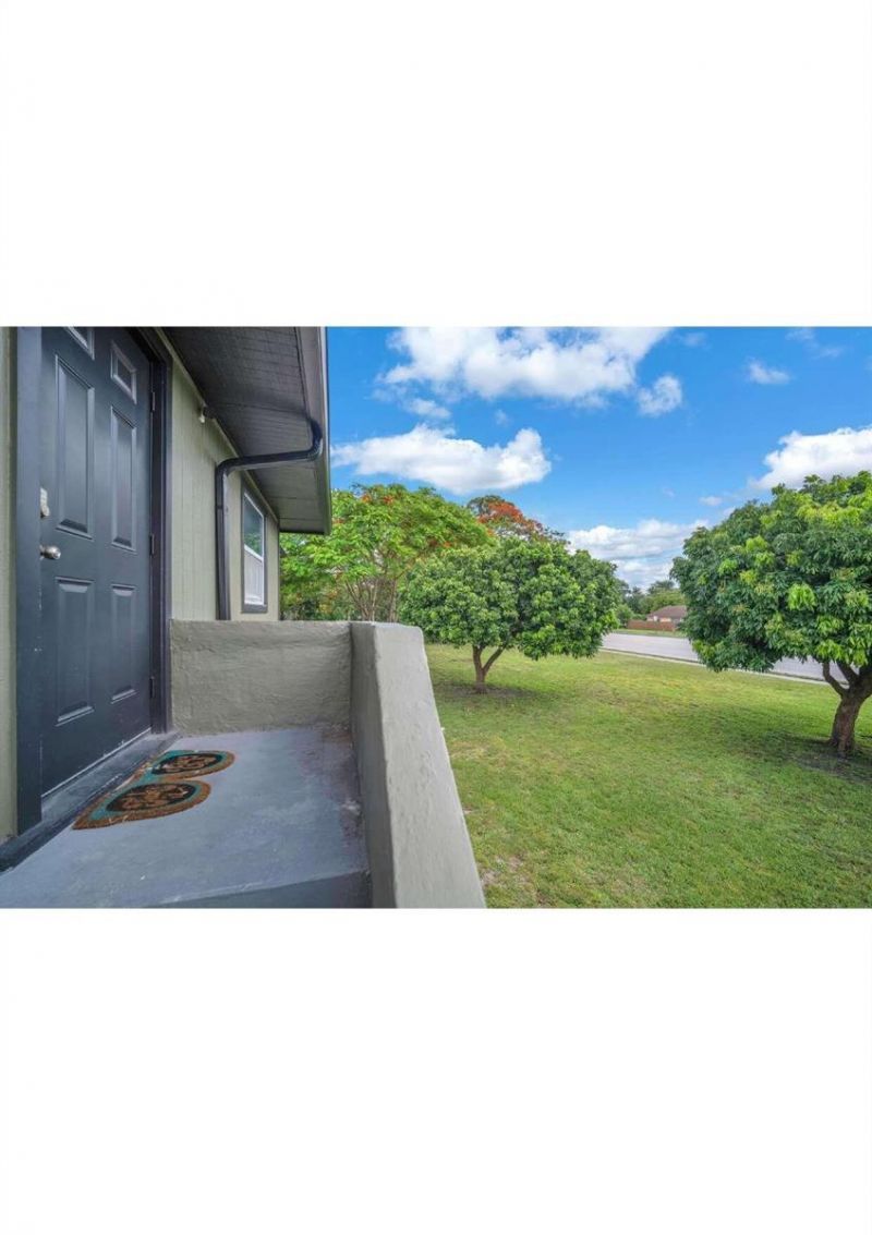 5023 Club Road , Haverhill, FL 33415 Photo