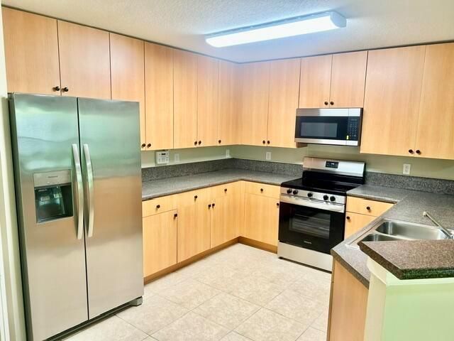 541 Alejandro Lane , West Palm Beach, FL 33413 Photo