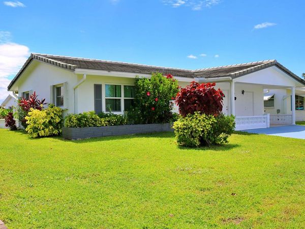 5715 NW 84th Terrace , Tamarac, FL 33321