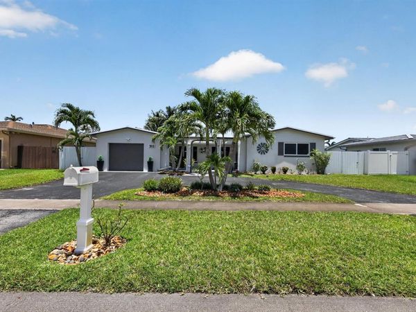311 NW 93rd Terrace , Pembroke Pines, FL 33024