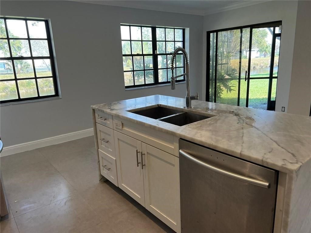 9015 W Sunrise Boulevard , Plantation, FL 33322 Photo
