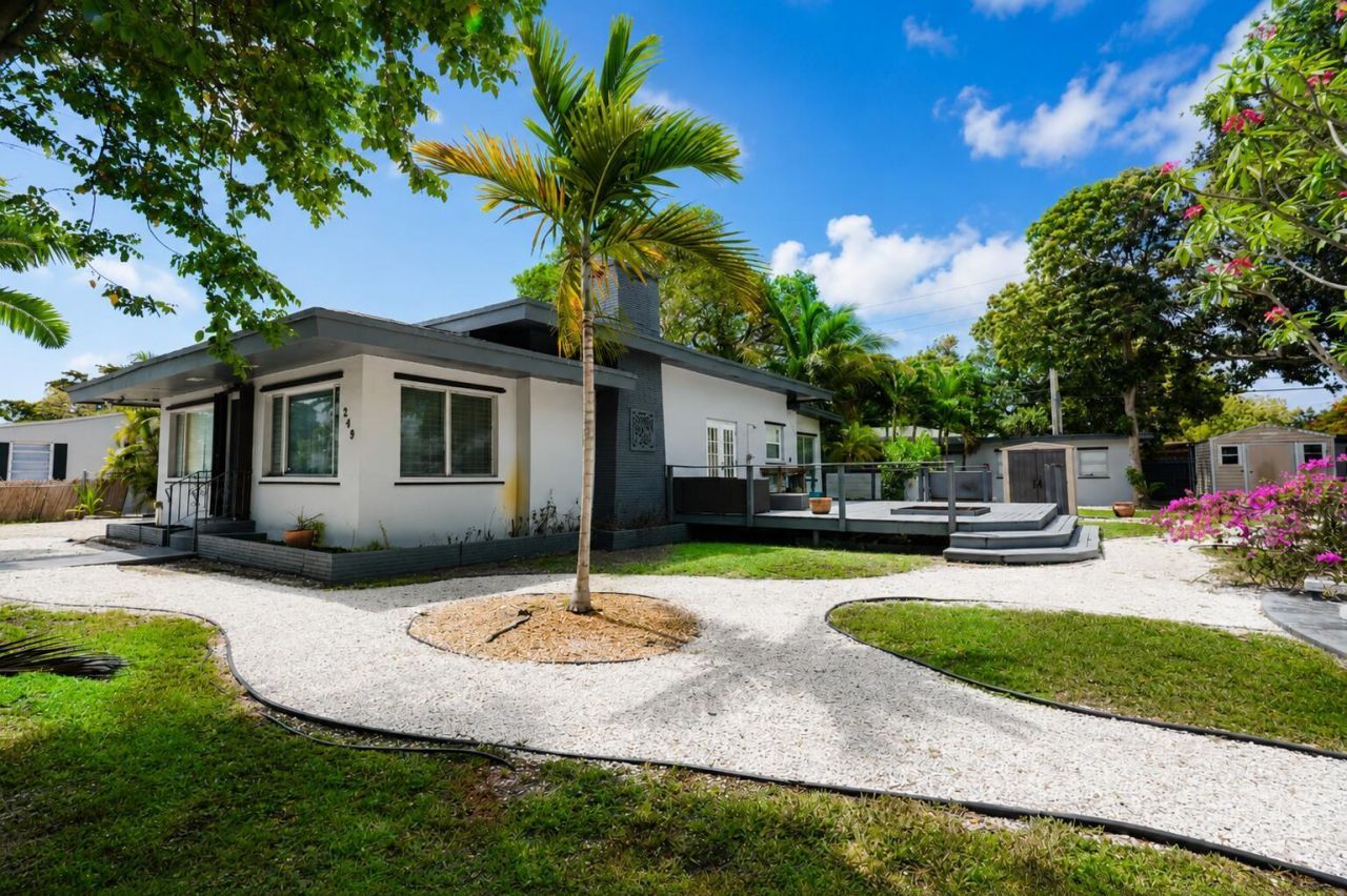 249 SW 14th Street , Unit 1-4, Dania Beach, FL 33004 Main Photo