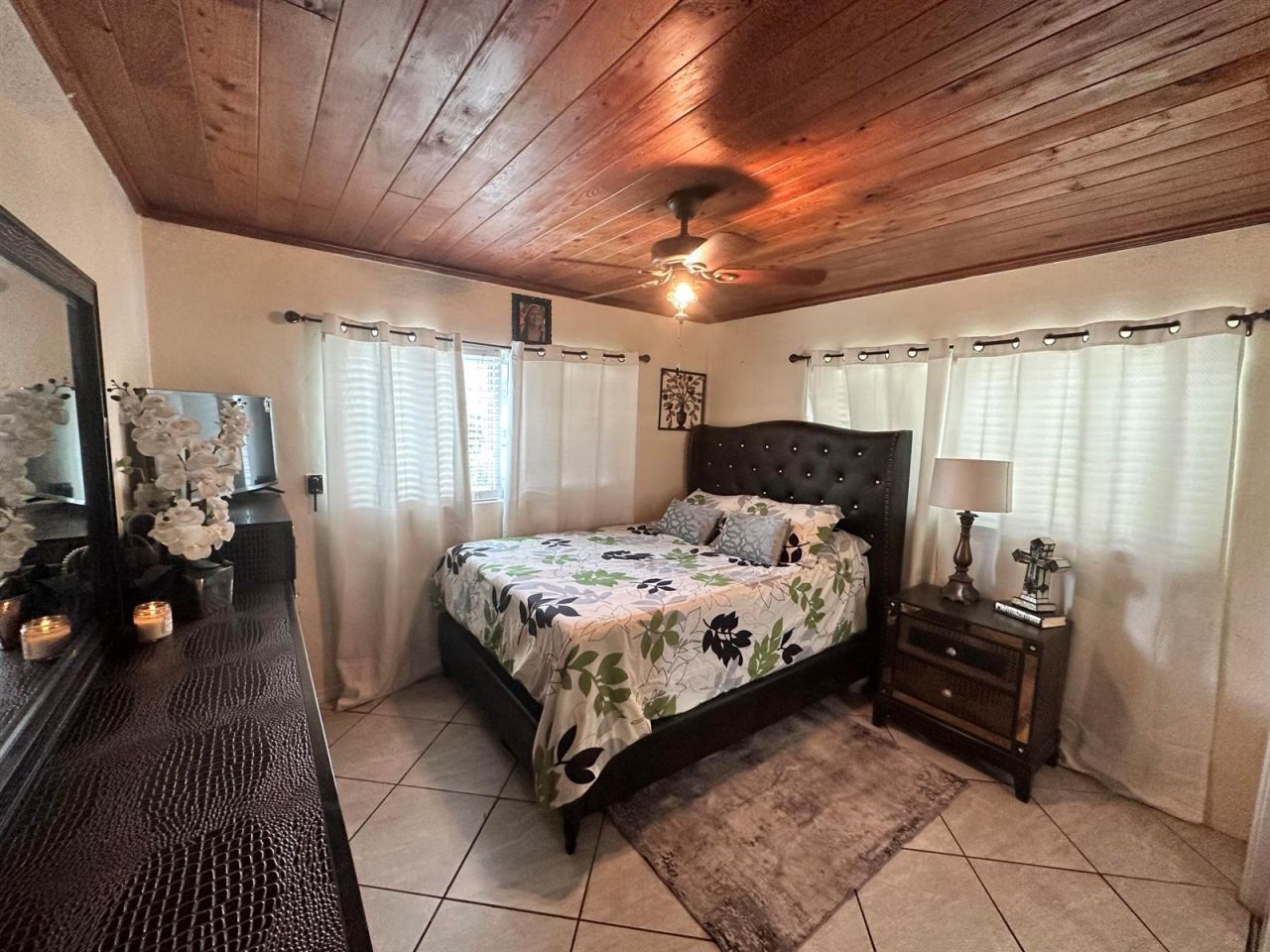 800 Ivory Lane , Haverhill, FL 33415 Photo