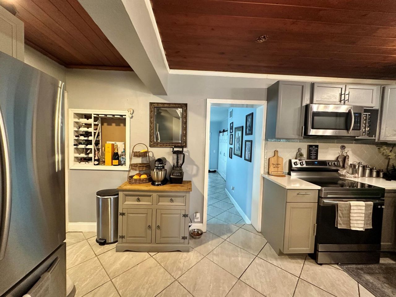 800 Ivory Lane , Haverhill, FL 33415 Photo