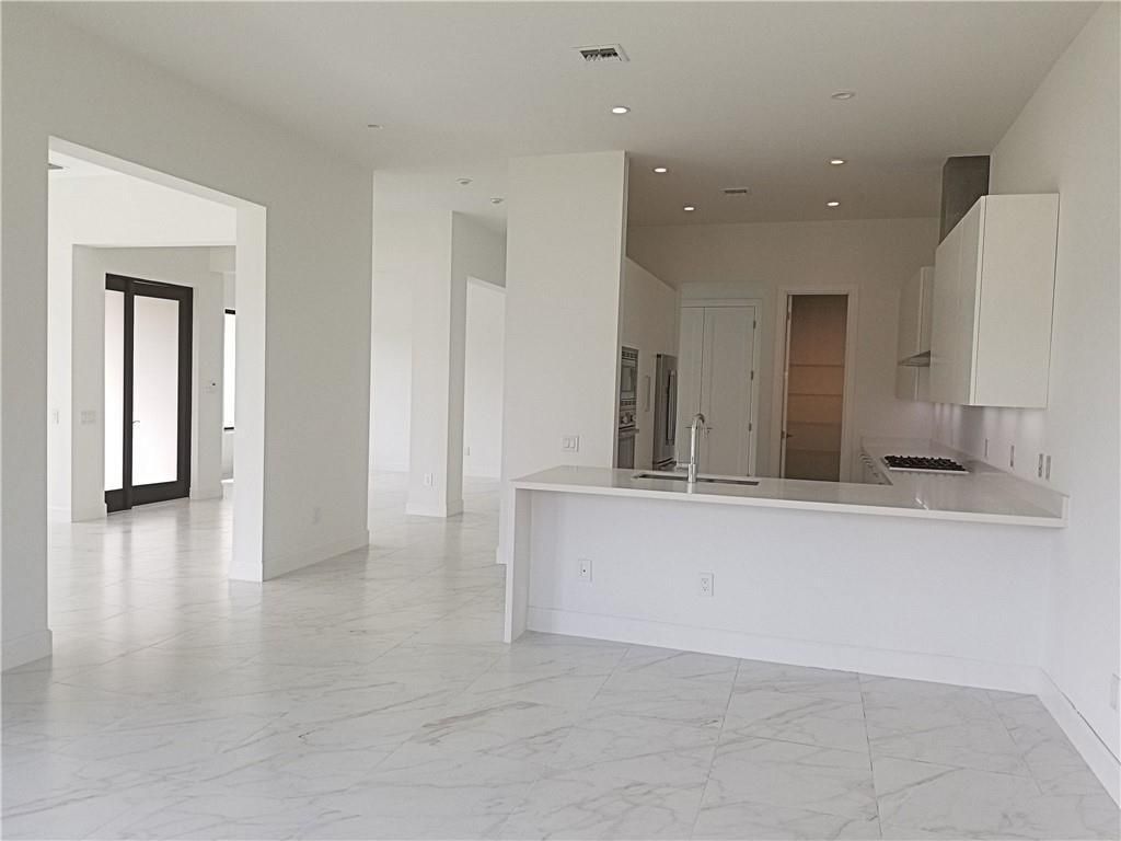 5939 Brookfield Circle , Unit 5939, Hollywood, FL 33312 Photo