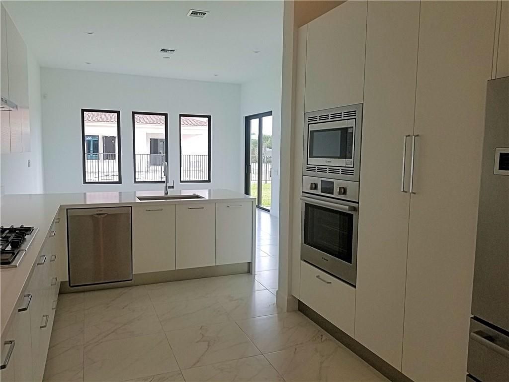 5939 Brookfield Circle , Unit 5939, Hollywood, FL 33312 Photo