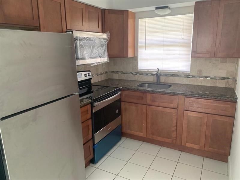 1916 SW 11th Street , Unit 11, Fort Lauderdale, FL 33312 Photo