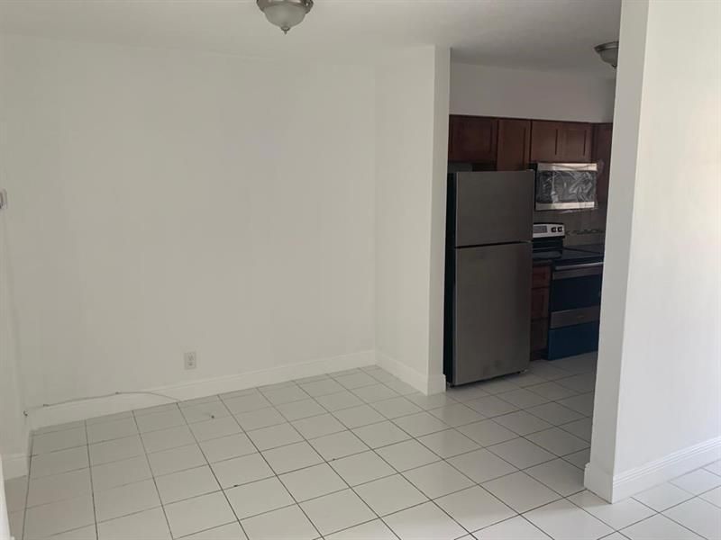 1916 SW 11th Street , Unit 11, Fort Lauderdale, FL 33312 Photo