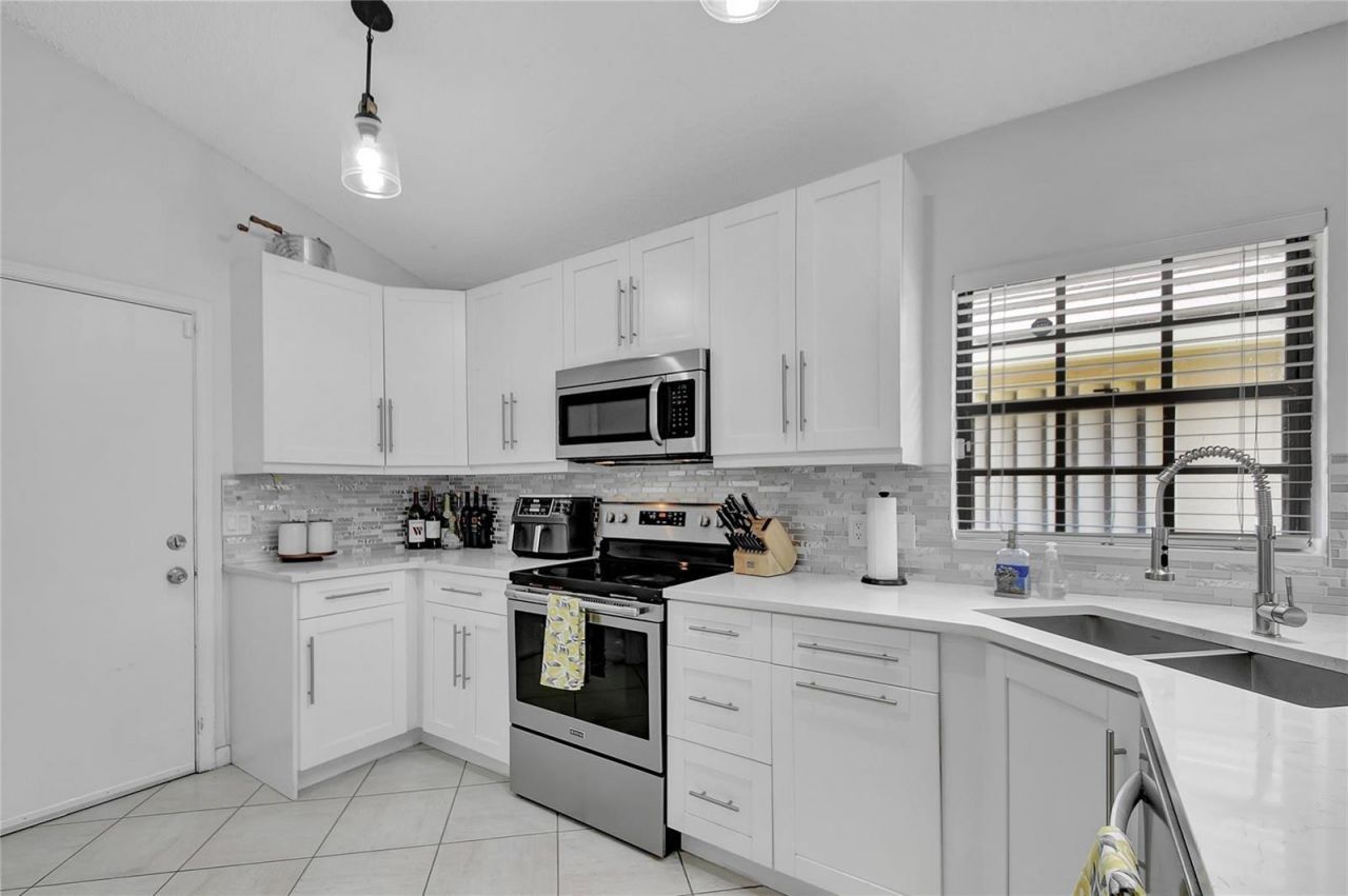 8071 Popash Court , Boynton Beach, FL 33472 Photo