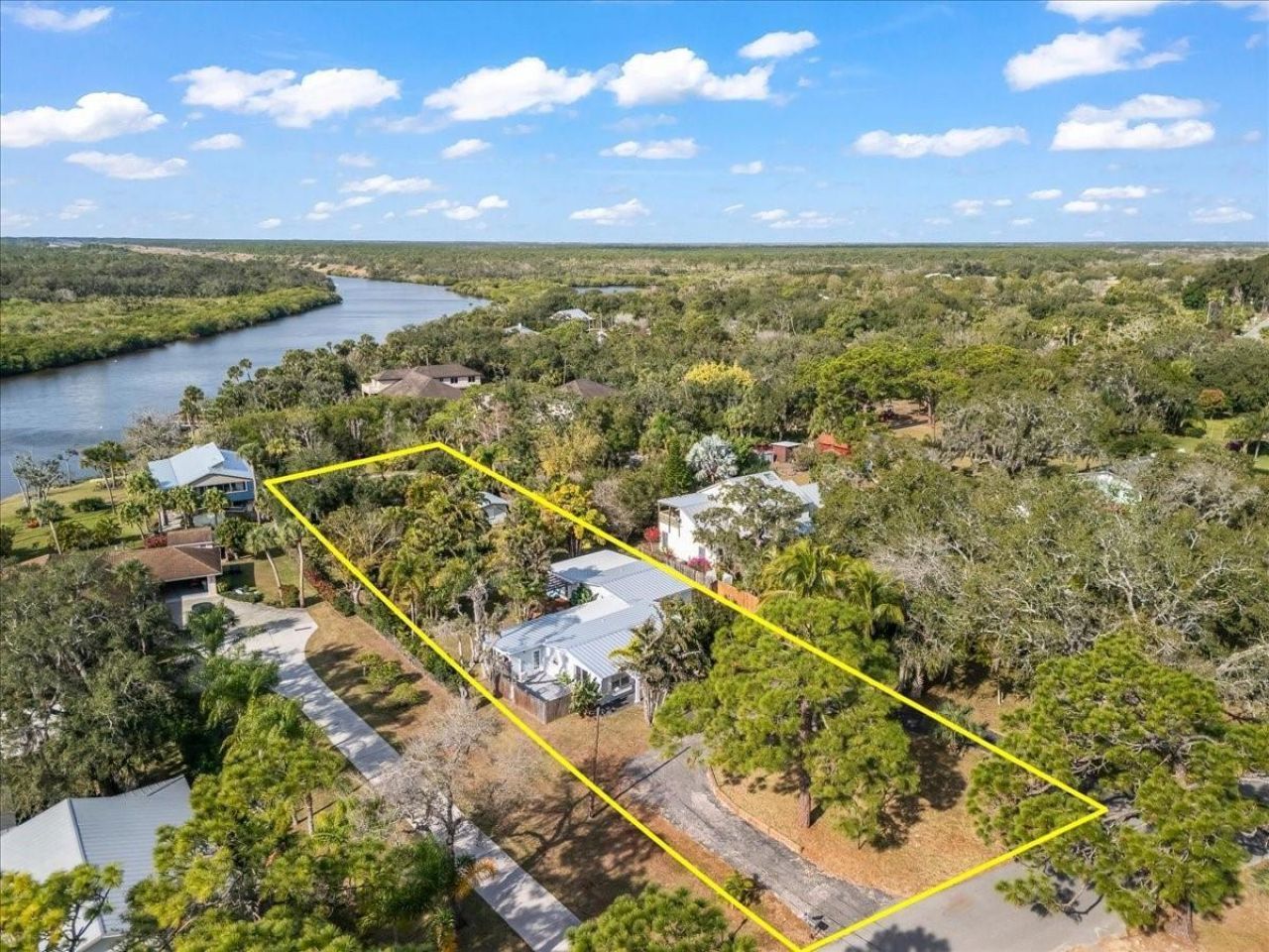 9670 Mockingbird , Sebastian, FL 32976 Main Photo