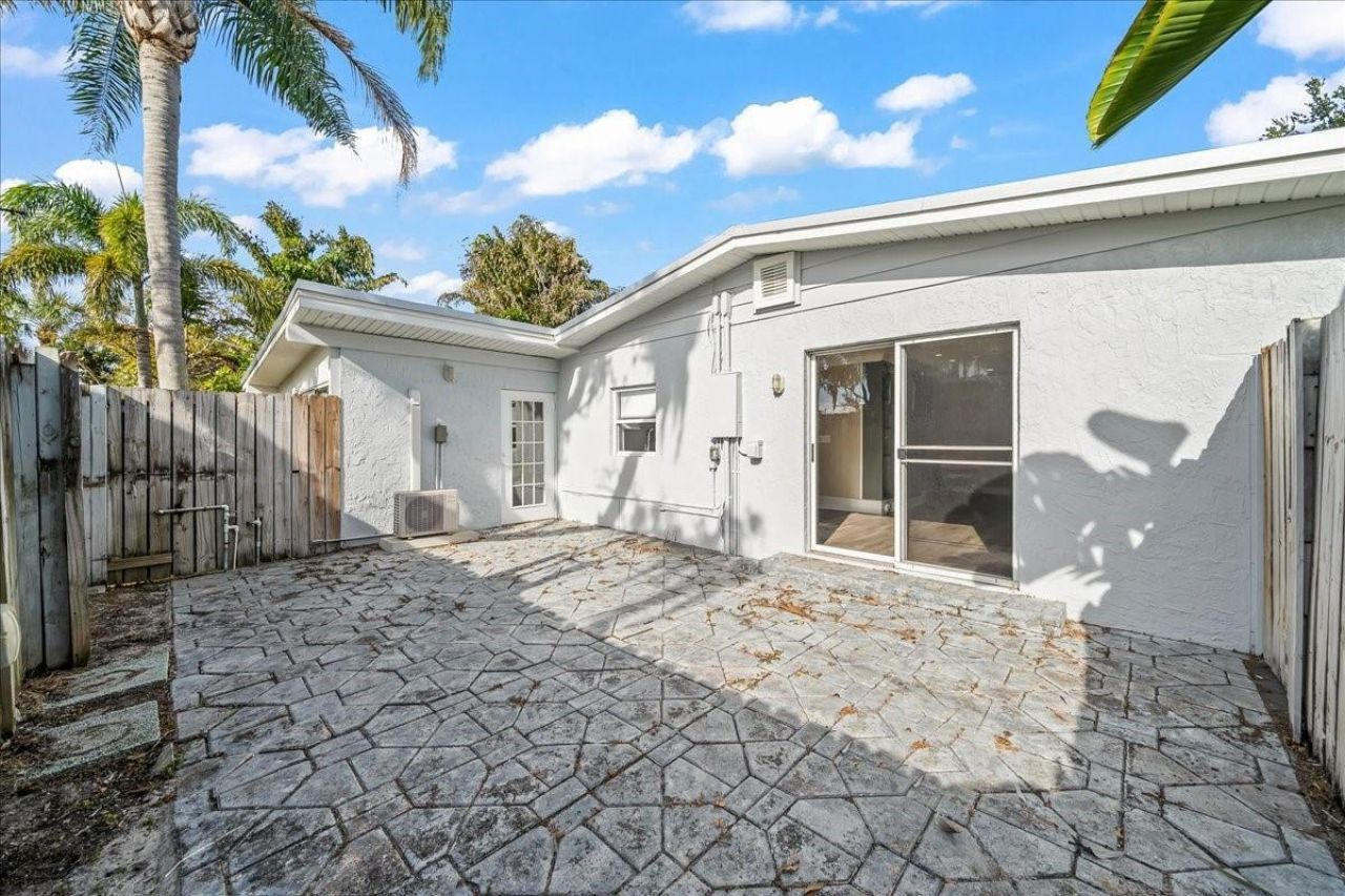 9670 Mockingbird , Sebastian, FL 32976 Photo