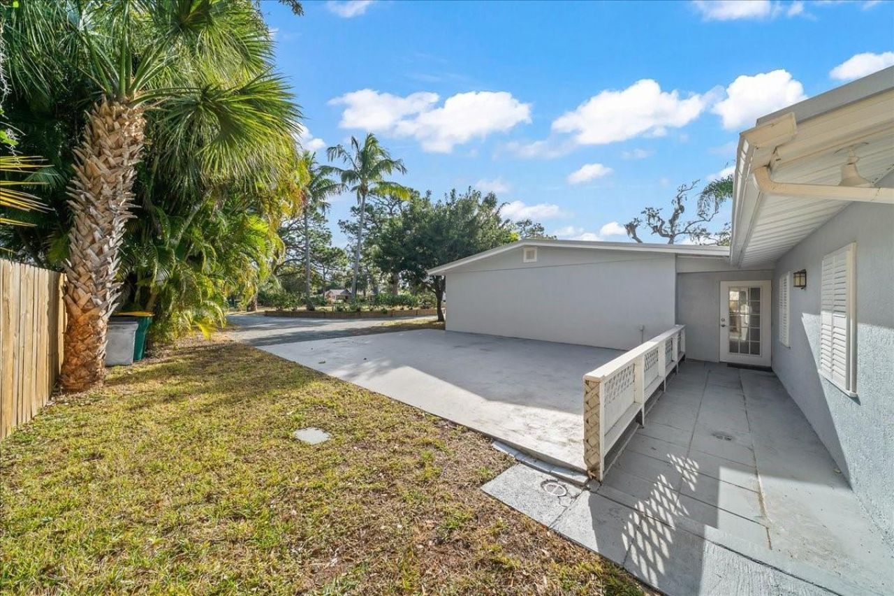 9670 Mockingbird , Sebastian, FL 32976 Photo