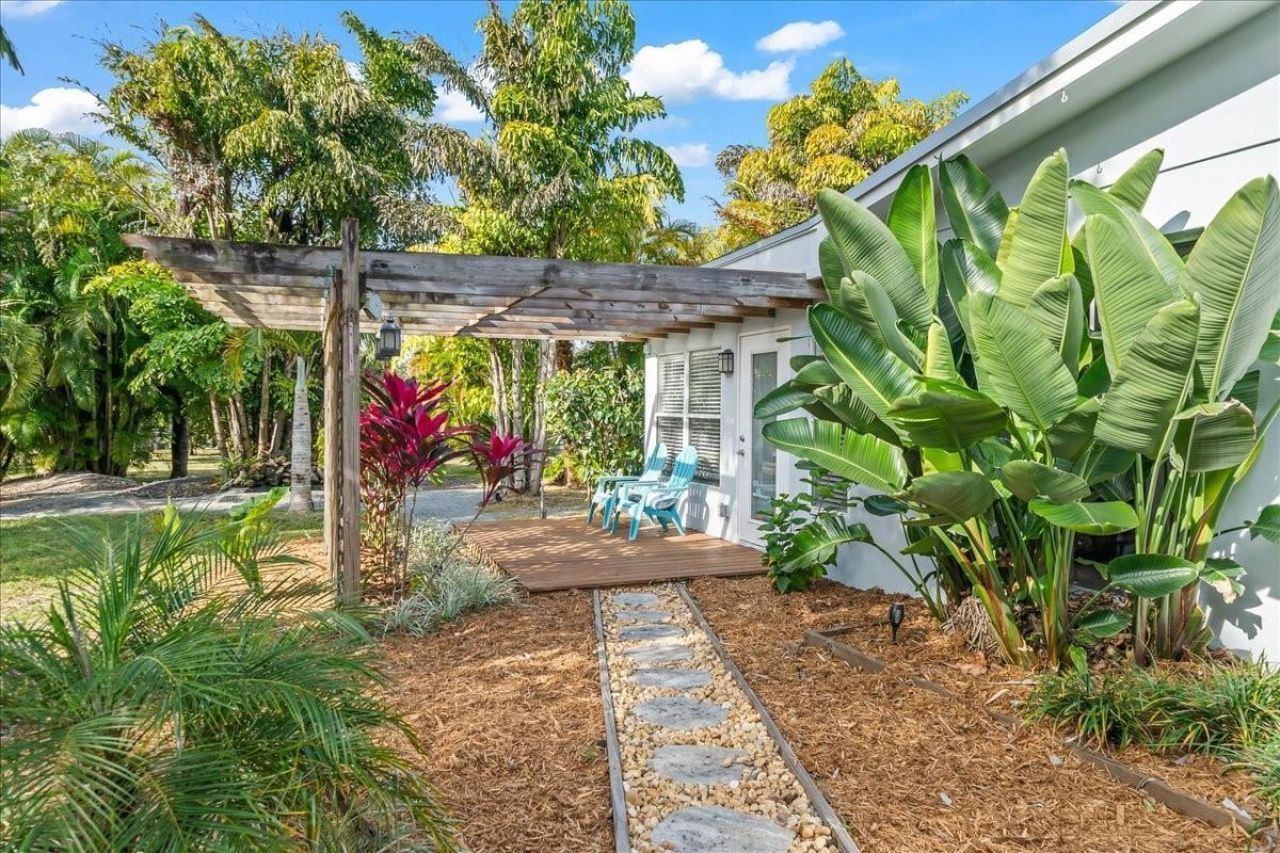 9670 Mockingbird , Sebastian, FL 32976 Photo