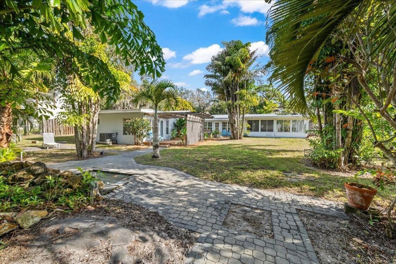 9670 Mockingbird , Sebastian, FL 32976 Photo