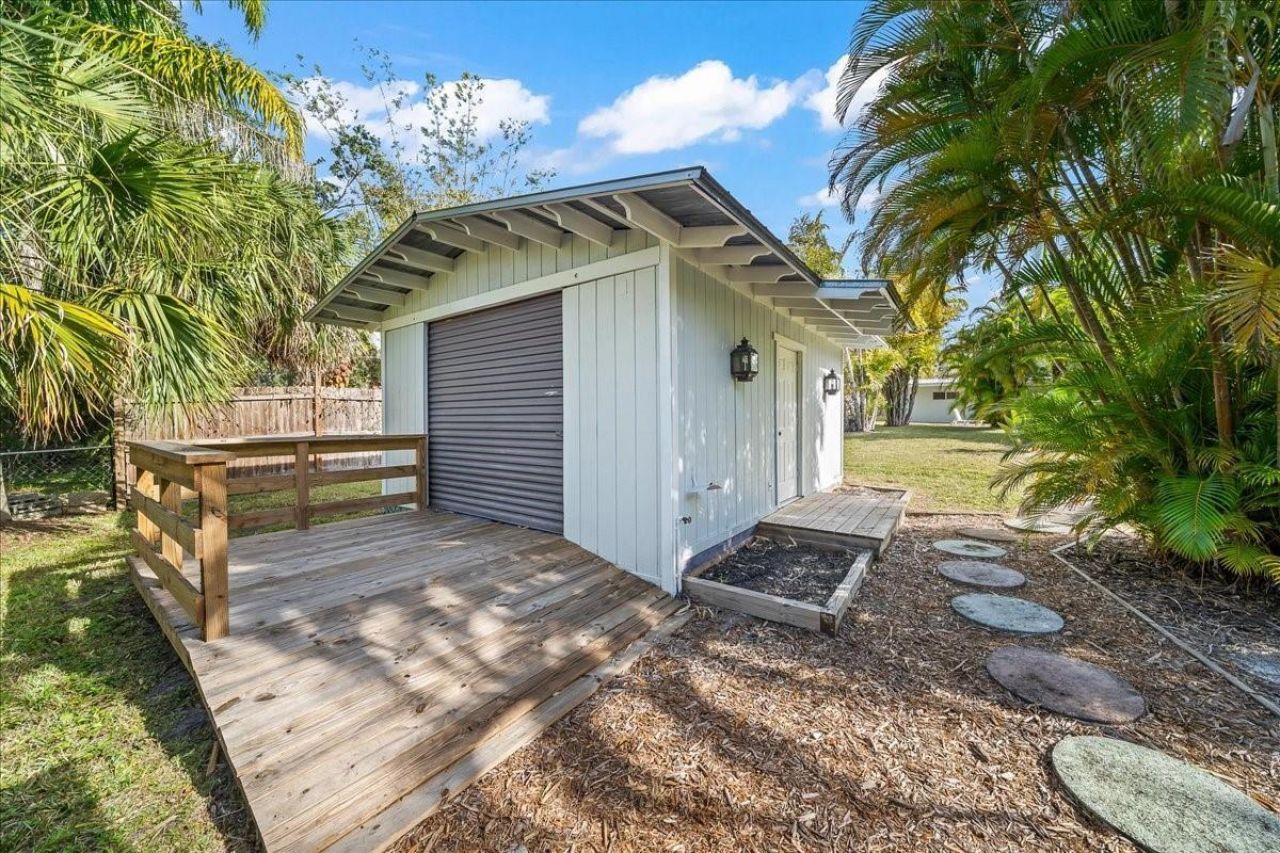 9670 Mockingbird , Sebastian, FL 32976 Photo