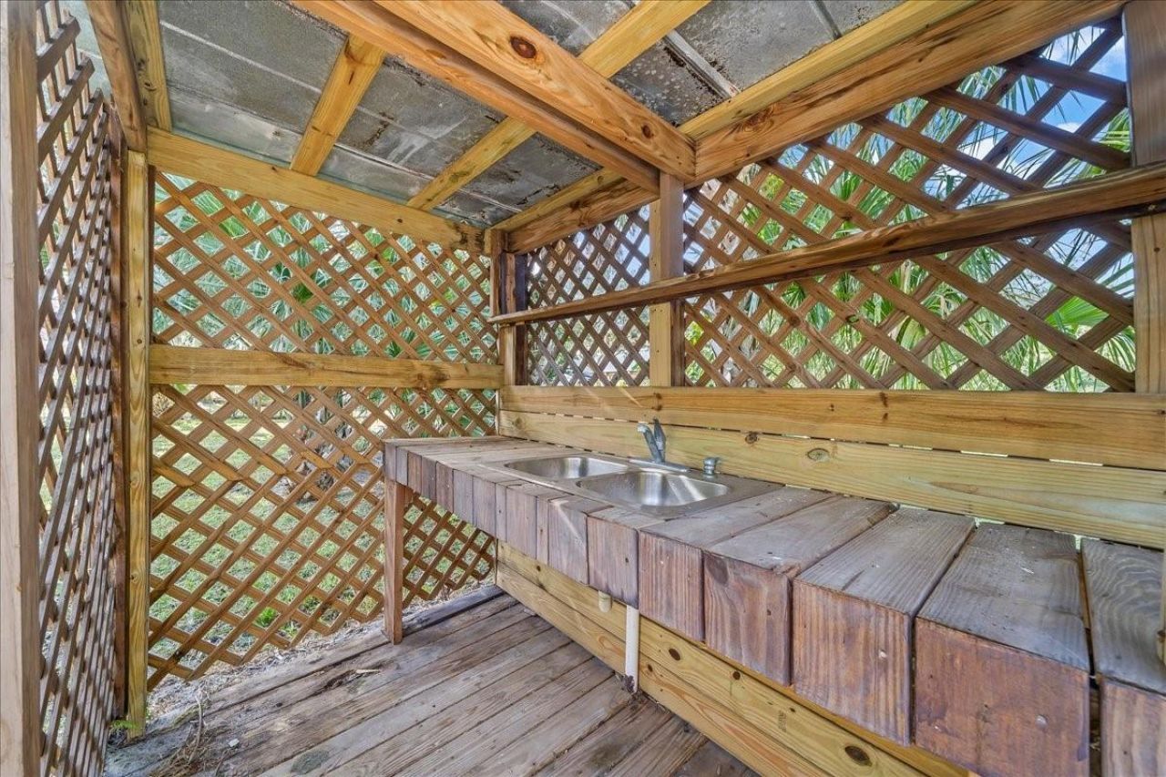 9670 Mockingbird , Sebastian, FL 32976 Photo