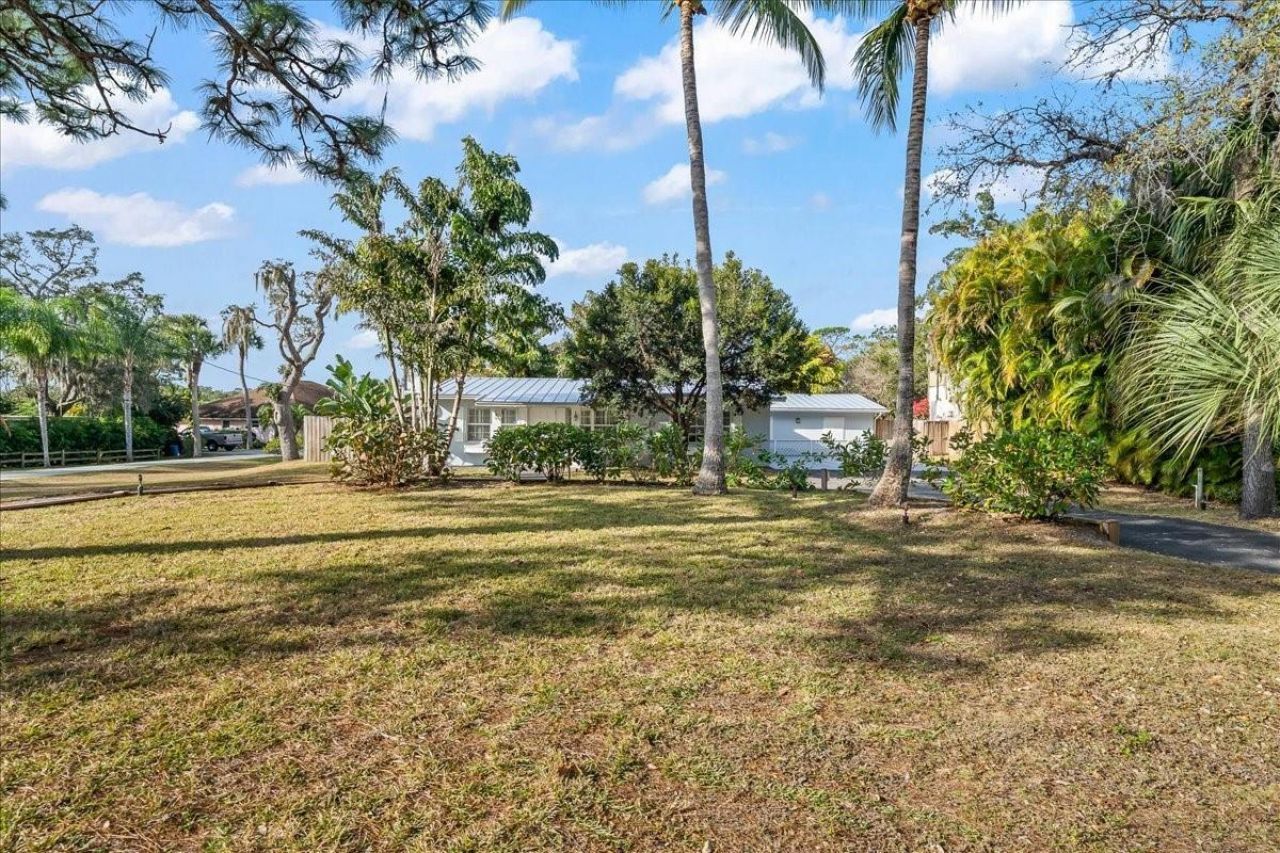 9670 Mockingbird , Sebastian, FL 32976 Photo