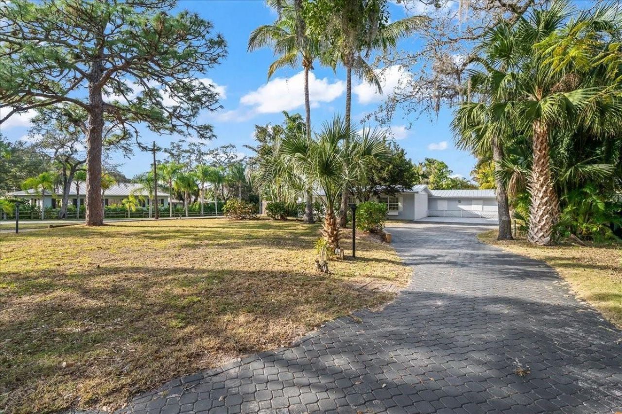 9670 Mockingbird , Sebastian, FL 32976 Photo