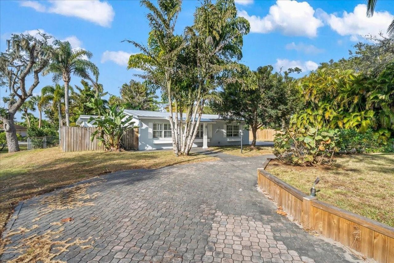 9670 Mockingbird , Sebastian, FL 32976 Photo