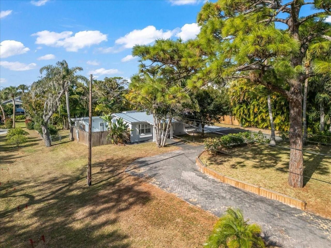 9670 Mockingbird , Sebastian, FL 32976 Photo