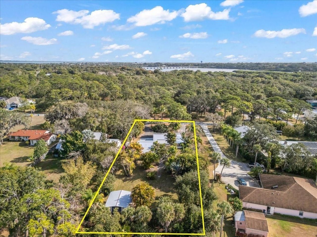 9670 Mockingbird , Sebastian, FL 32976 Photo