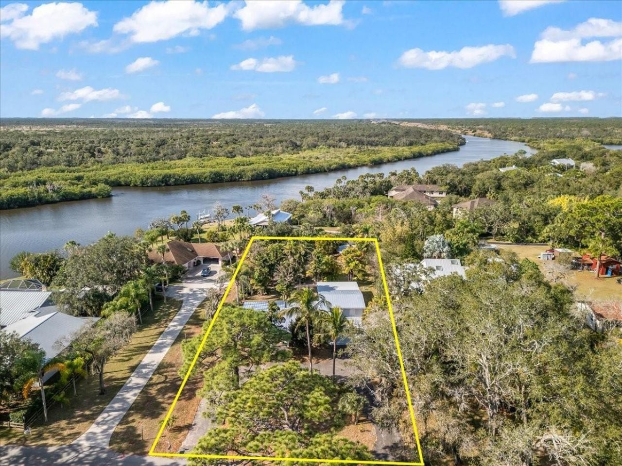 9670 Mockingbird , Sebastian, FL 32976 Photo