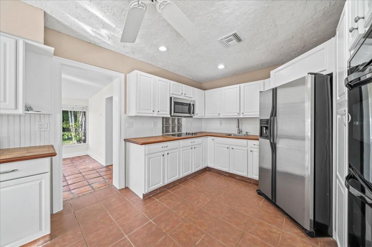 9670 Mockingbird , Sebastian, FL 32976 Photo