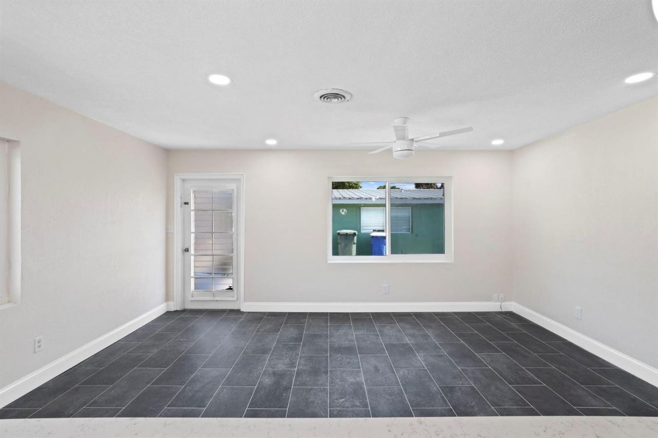 1013 Hispana Avenue , Fort Pierce, FL 34982 Photo