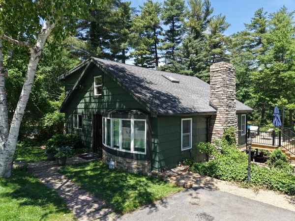 31 Grove Avenue, Salem, NH 03079
