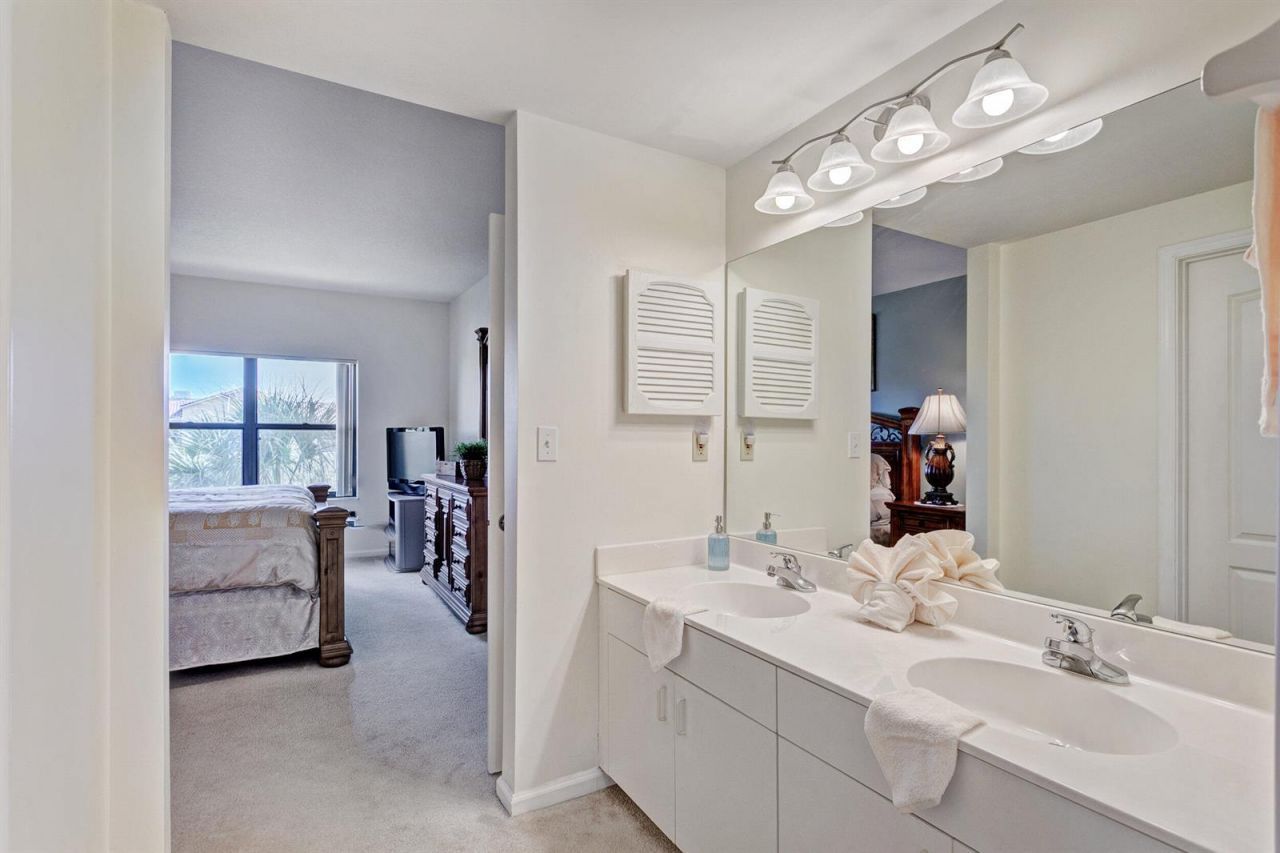 500 Uno Lago Drive , Unit 402, Juno Beach, FL 33408 Photo