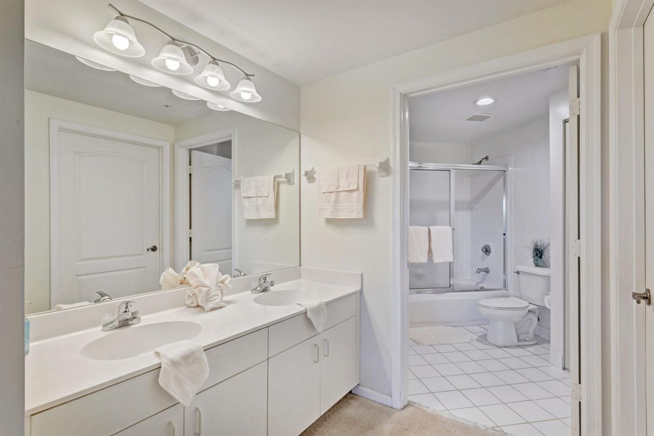 500 Uno Lago Drive , Unit 402, Juno Beach, FL 33408 Photo