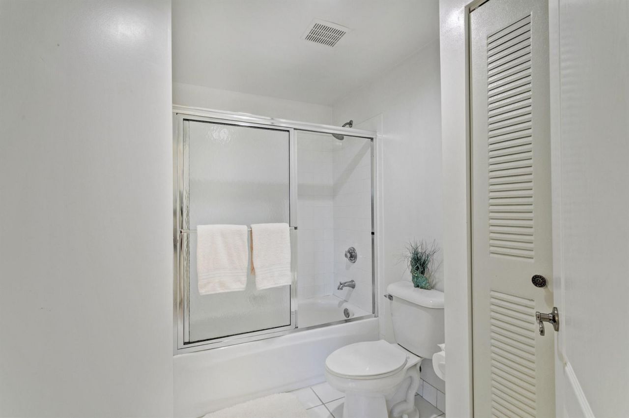 500 Uno Lago Drive , Unit 402, Juno Beach, FL 33408 Photo