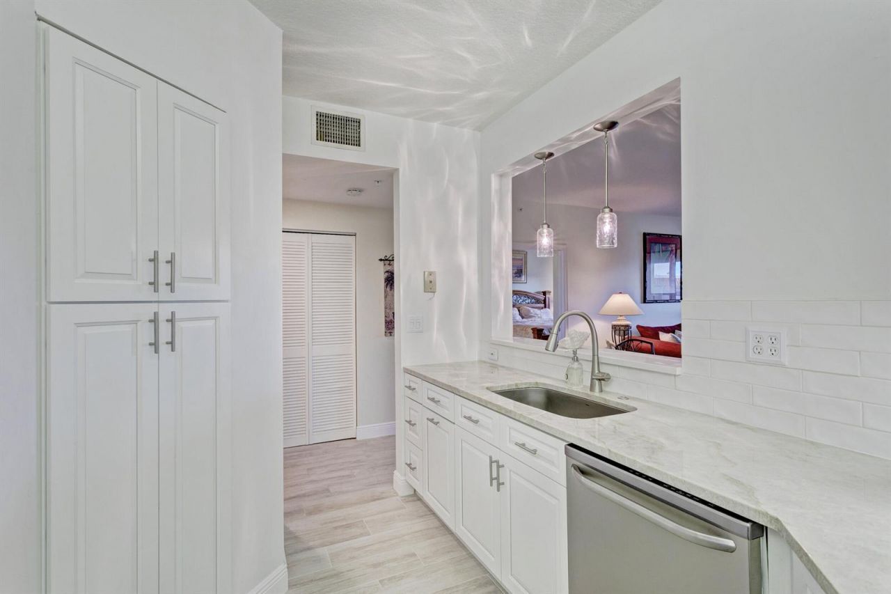 500 Uno Lago Drive , Unit 402, Juno Beach, FL 33408 Photo