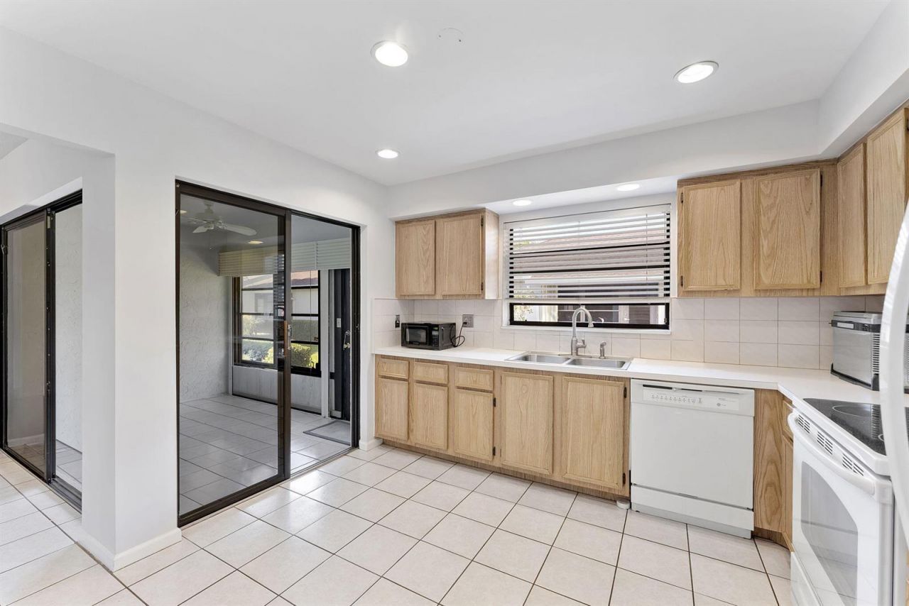 9860 Pecan Tree Drive , Unit A, Boynton Beach, FL 33436 Photo