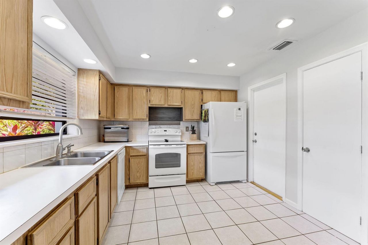 9860 Pecan Tree Drive , Unit A, Boynton Beach, FL 33436 Photo