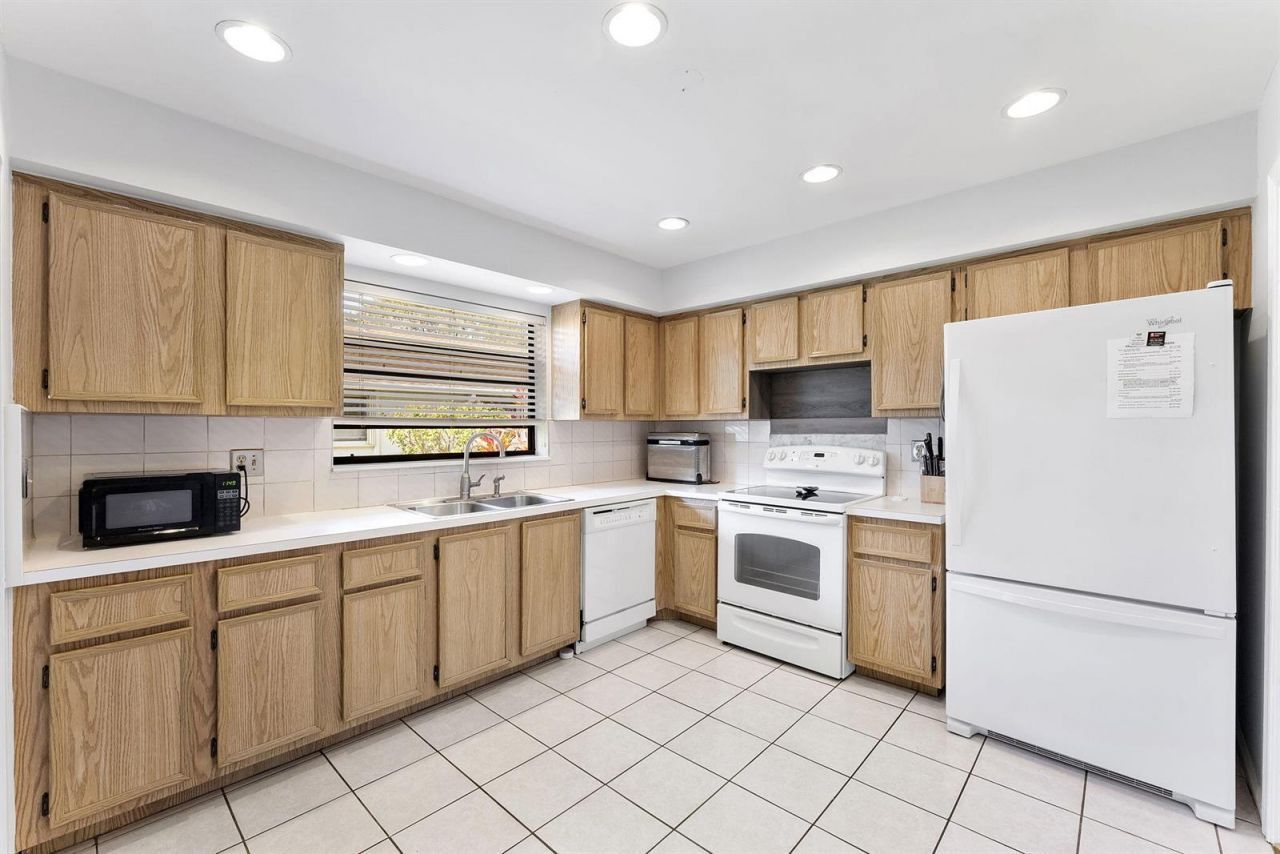 9860 Pecan Tree Drive , Unit A, Boynton Beach, FL 33436 Photo