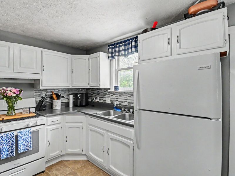 905 Charles Street , Galion, OH 44833 Photo 6