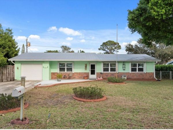 1341 SE Seashell Lane , Stuart, FL 34996