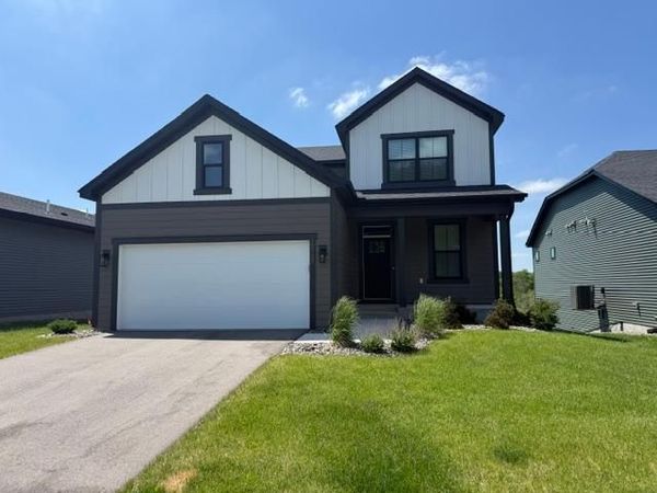 10547 Robinwood Road, Chaska, MN 55318