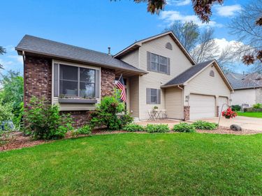 1219 15th Street SE, Forest Lake, MN 55025