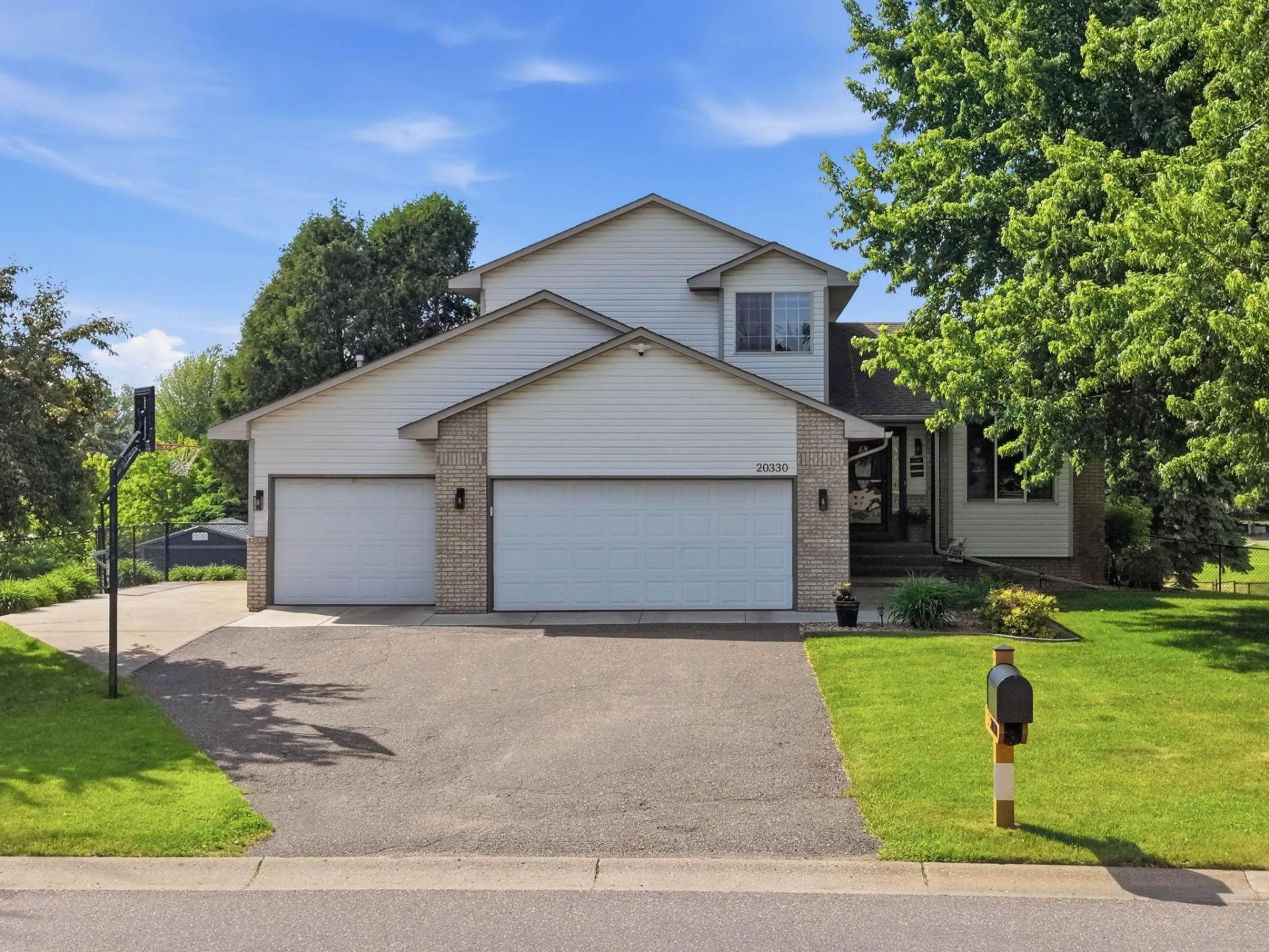 20330 Goldeneye Way , Rogers, MN 55374