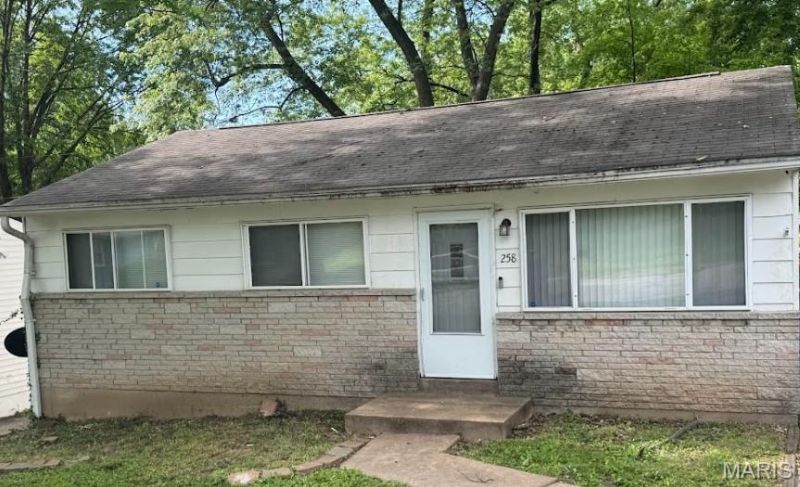 258 Becker Drive , Hazelwood, MO 63135 Main Photo