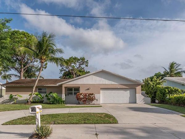 2712 Lake Ida Road, Delray Beach, FL 33445