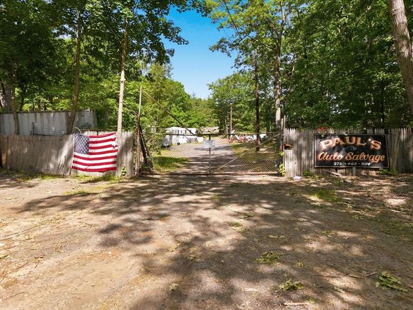 71 Seabrook Rd, Salisbury, MA 01952
